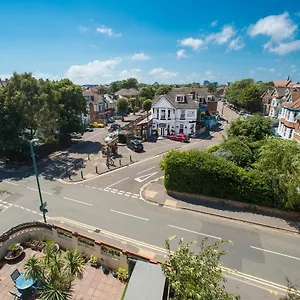 The Penthouse With Private Terrace Near The Beach , Bournemouth United Kingdom