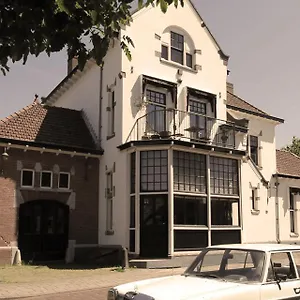 https://het-spoorhuis-uithoorn.zandvoort-hotels.com